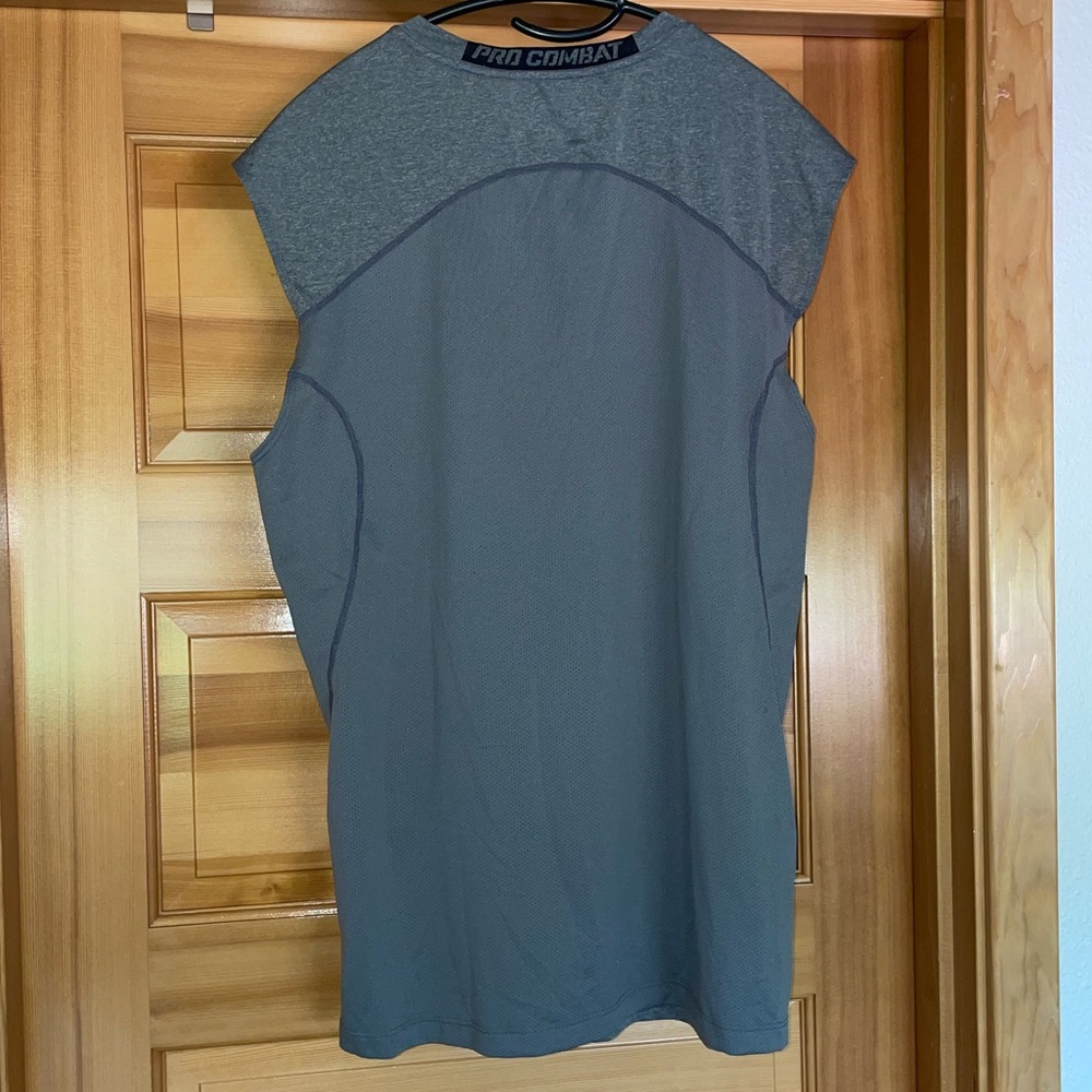 Men’s Nike dri fit XL pro combat fitted work out tank top.